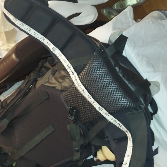 Gregory Pack in Green FREE MREs w/ pack - Picture 6 of 15